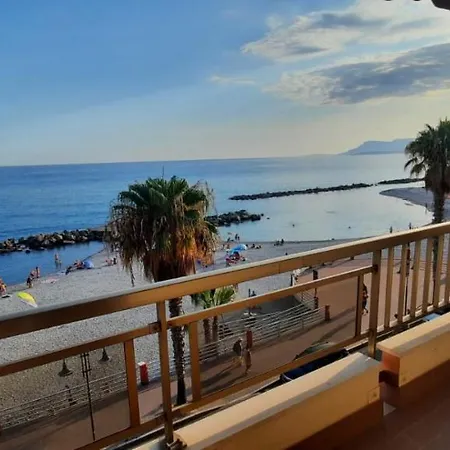 Апартаменты Casa Anna Fronte Mare Вентимилья