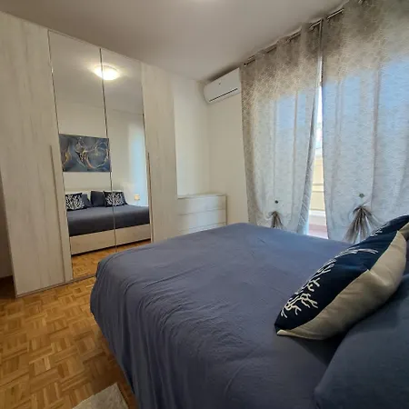 Casa Anna Fronte Mare Apartment