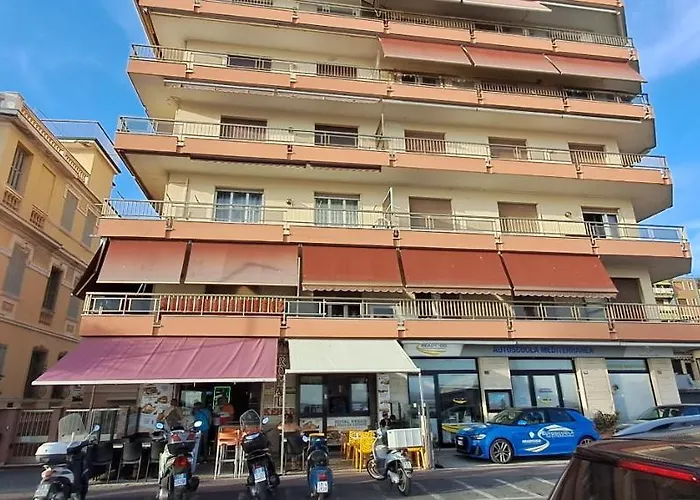 Casa Anna Fronte Mare * Ventimiglia