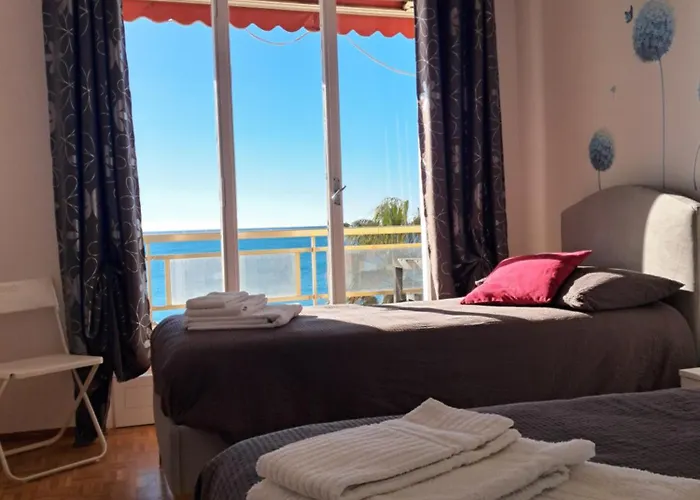 Casa Anna Fronte Mare * Ventimiglia